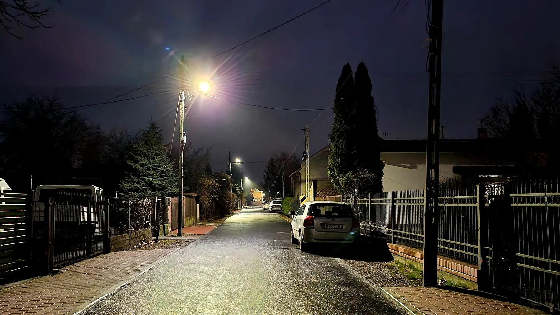 Oprawy LEDowe w ulicy Szerokiej